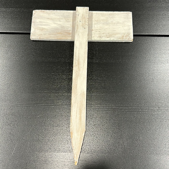 Hand Painted “Friends Forever & Always” Friendship and Flowers Wood Garden Sign - Picture 6 of 6